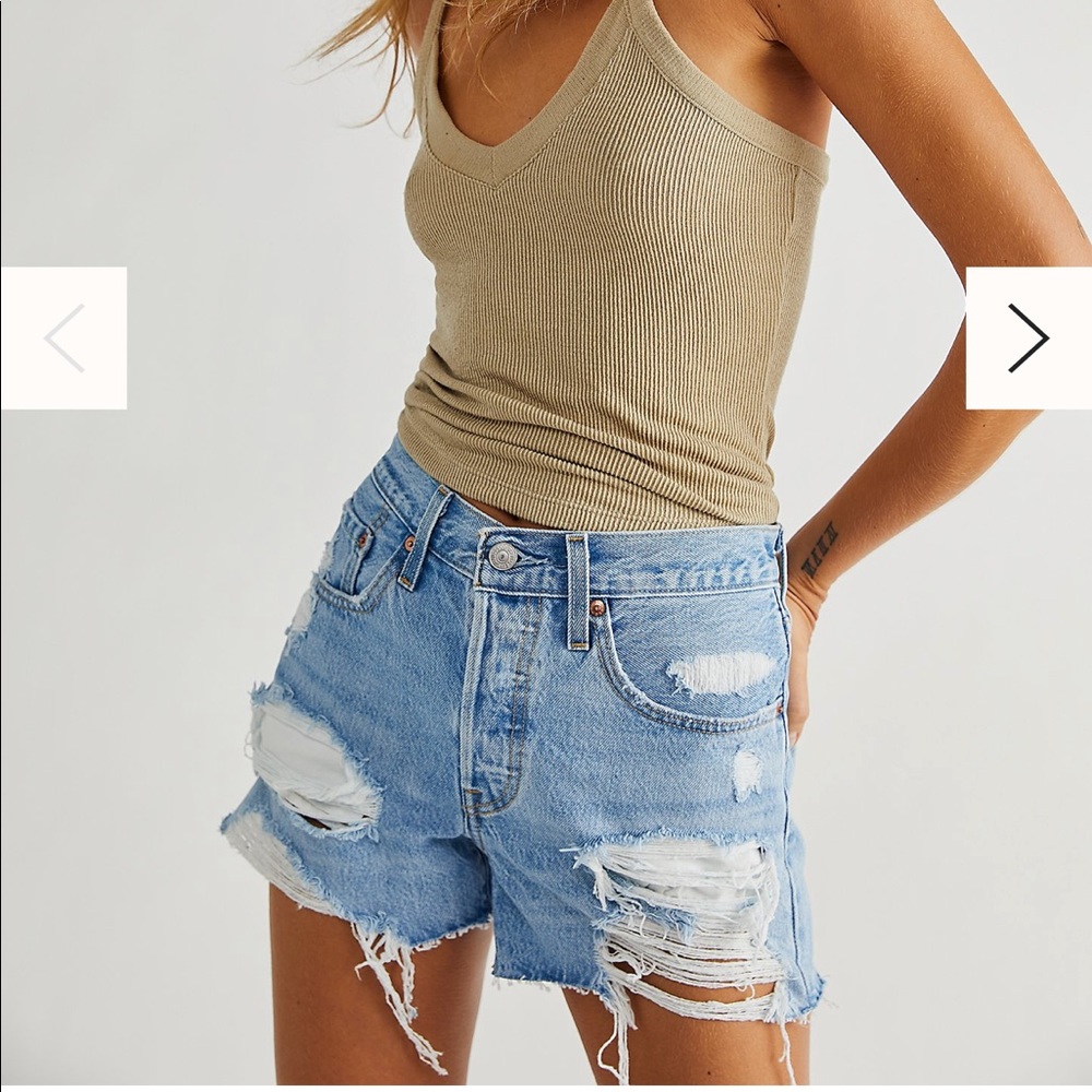 NWT Levi’s 501 High Rise Button Fly Short